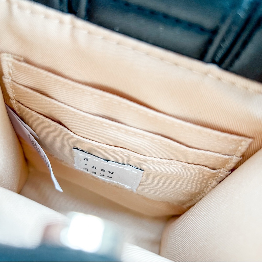 Mini Tote - Picture 3 of 4